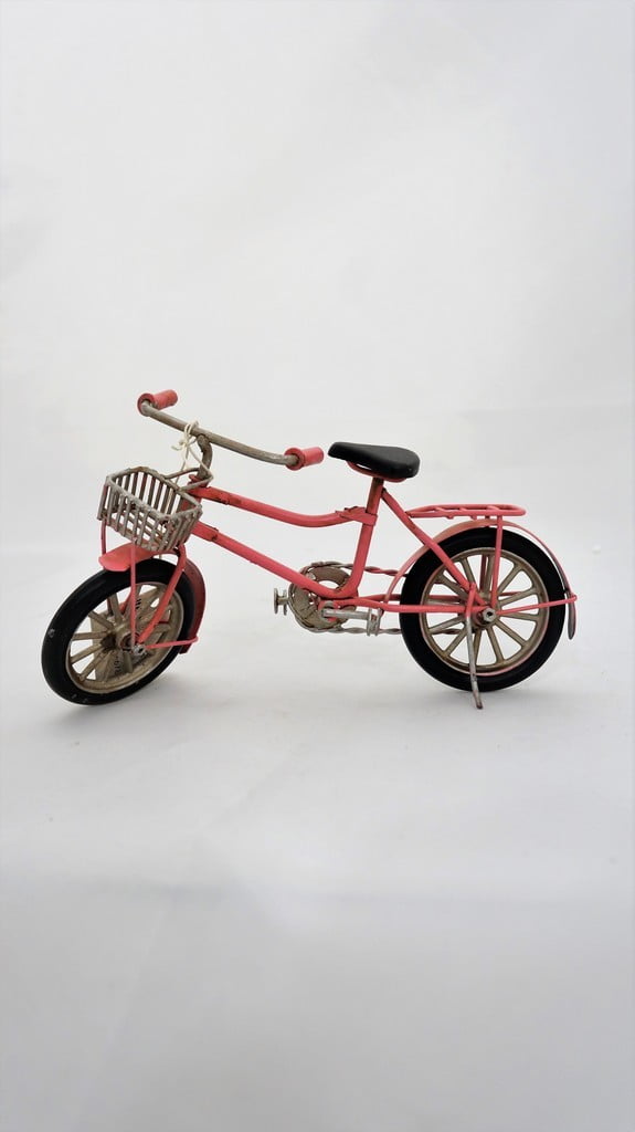 Μεταλλική μινιατούρα ποδήλατο ροζ με καλαθάκι - 1