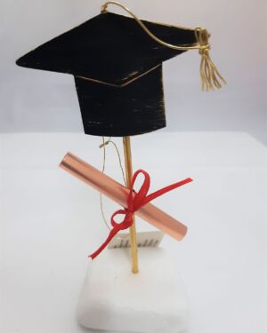 Δώρο αποφοίτησης καπέλο και πτυχίο